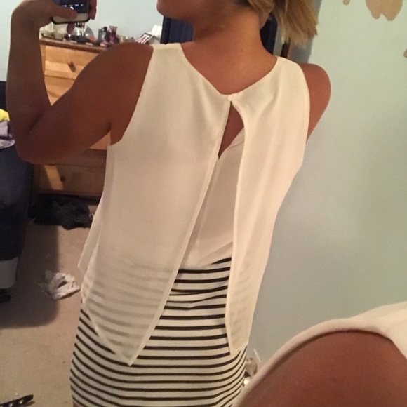 Papillion dress - Picture 2 of 4